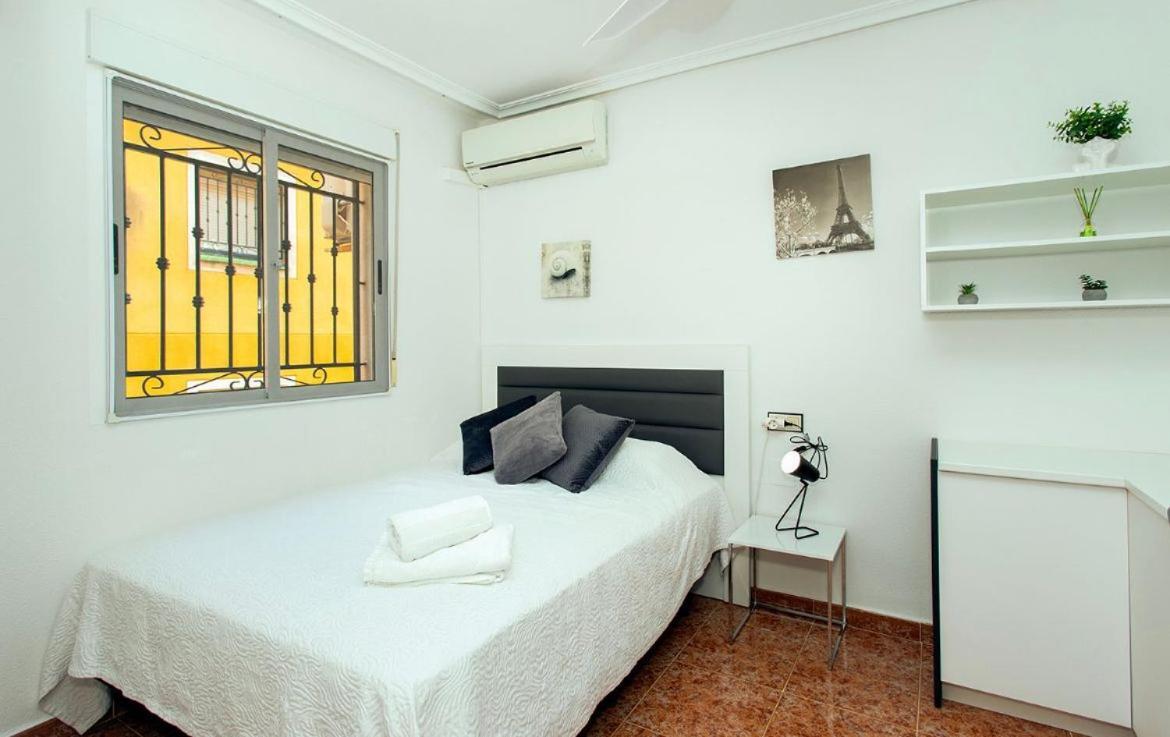 לוס מונטסינוס Bungalow La Herrada מראה חיצוני תמונה