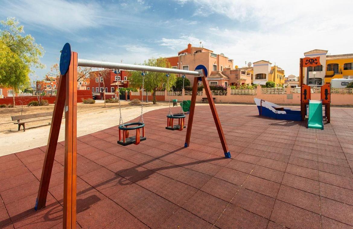 לוס מונטסינוס Bungalow La Herrada מראה חיצוני תמונה