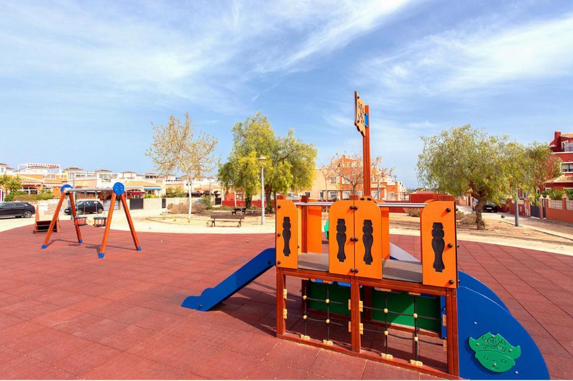 לוס מונטסינוס Bungalow La Herrada מראה חיצוני תמונה